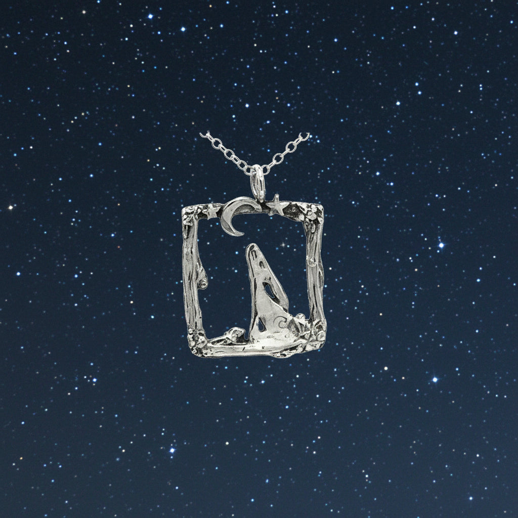 Moon-Gazing Hare Necklace