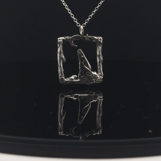 Moon-Gazing Hare Necklace