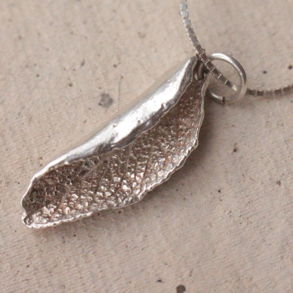 Curled leaf necklace